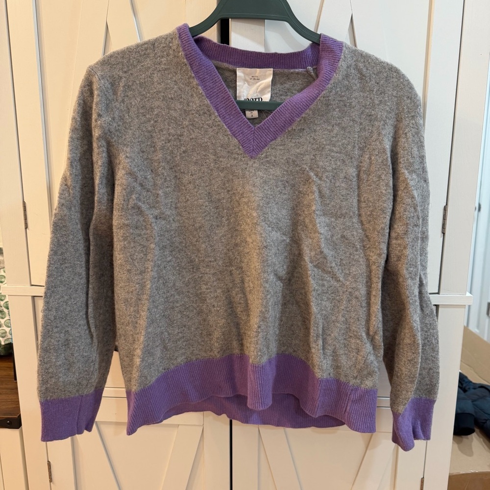 Outfit of the day purple and grey cashmere blend sweater